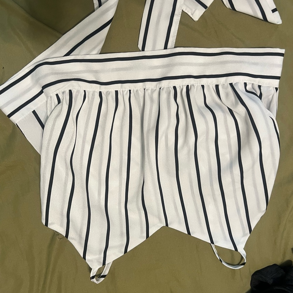 33. Striped crop tie